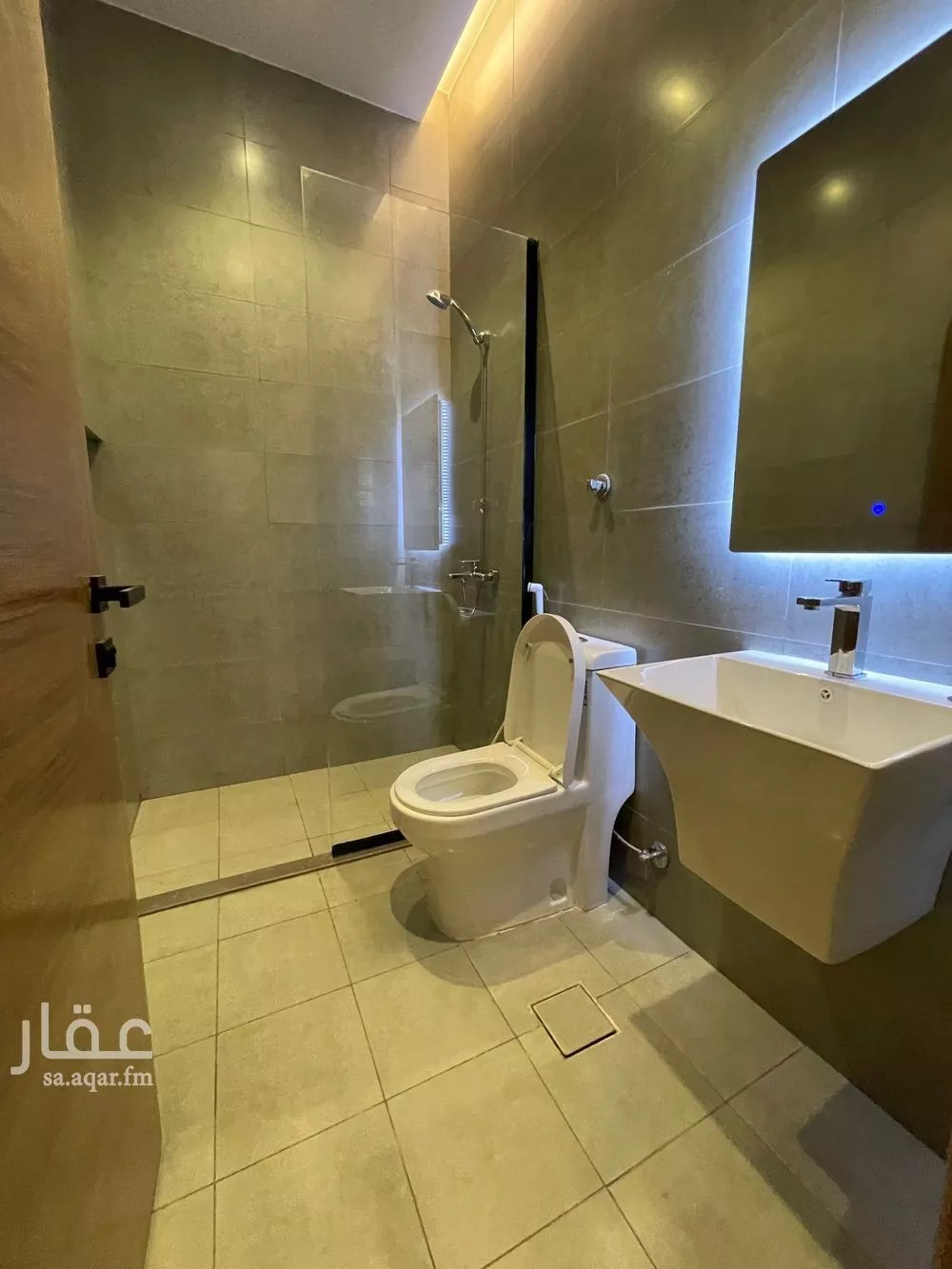 6 bedroom apartment in Al Wurud 13