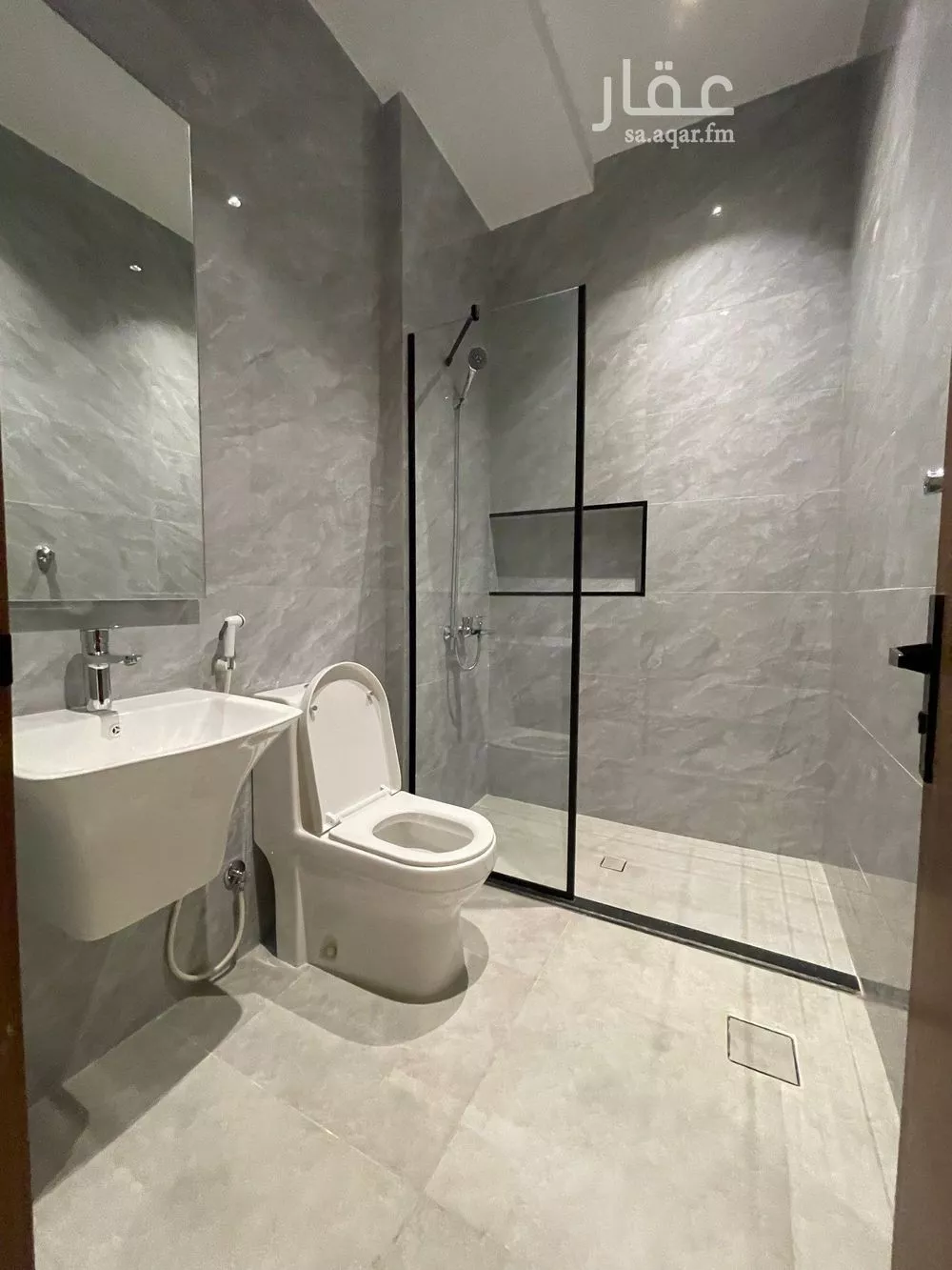 6 bedroom apartment in Al Fayha 11