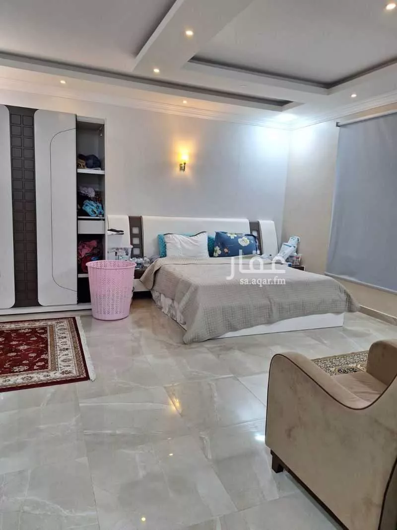 8 bedroom villa in Dahiat King Fahd 3