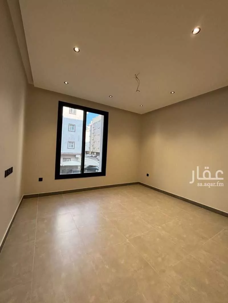 5 bedroom apartment in Muraykh 11