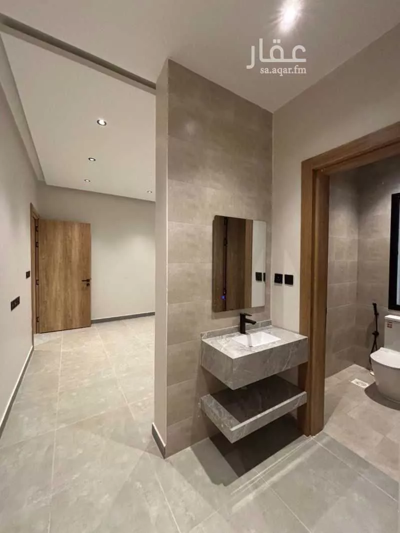5 bedroom apartment in Muraykh 5