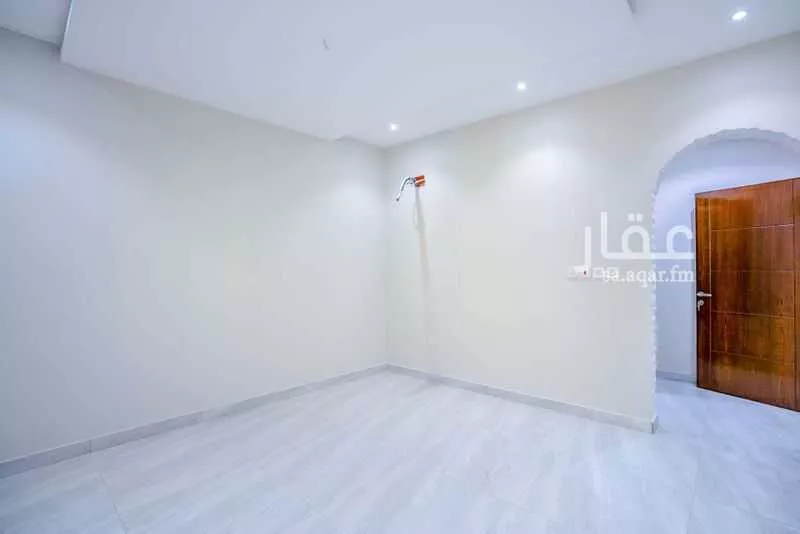 شقة 5 غرف في طيبة 17