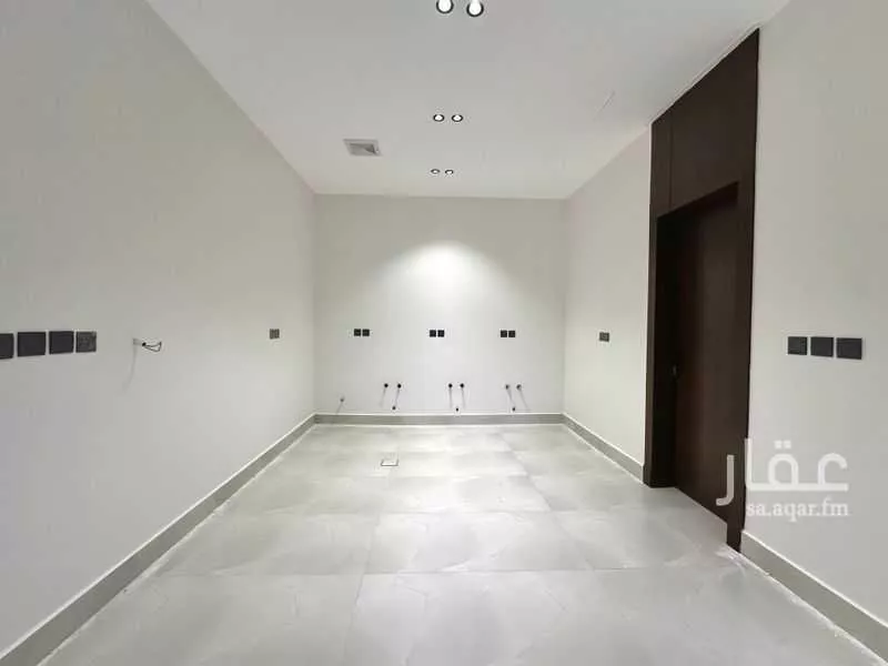 4 bedroom apartment in Al Rawdah 6