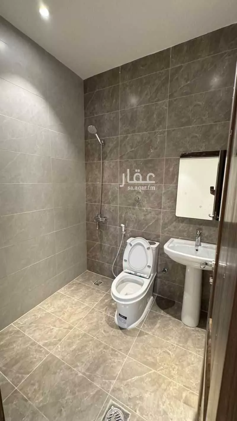 5 bedroom apartment in Prince Abdulmajeed, Jeddah 18