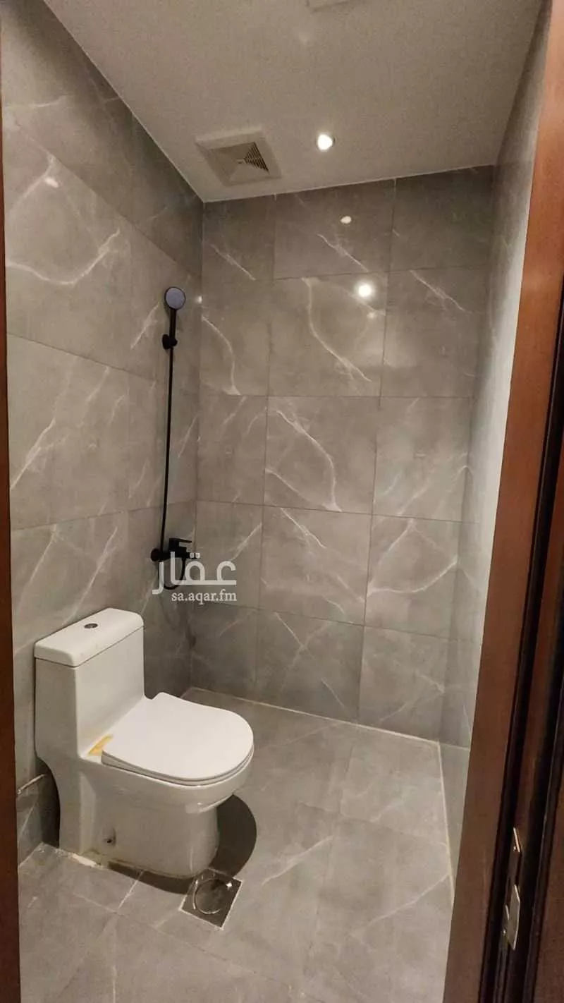 شقة 4 غرف في طيبة 12