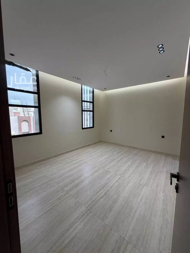 4 bedroom apartment in Al Rawdah 11