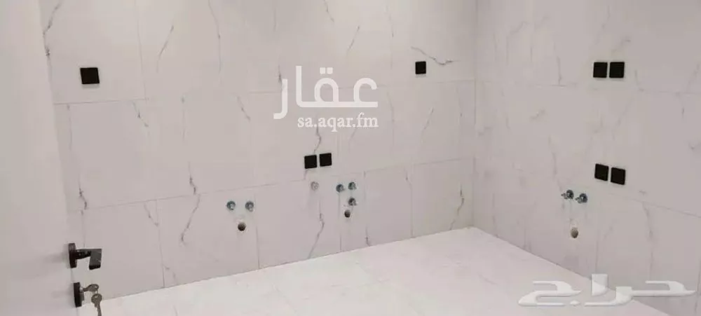 شقة 4 غرف في الواحة 10