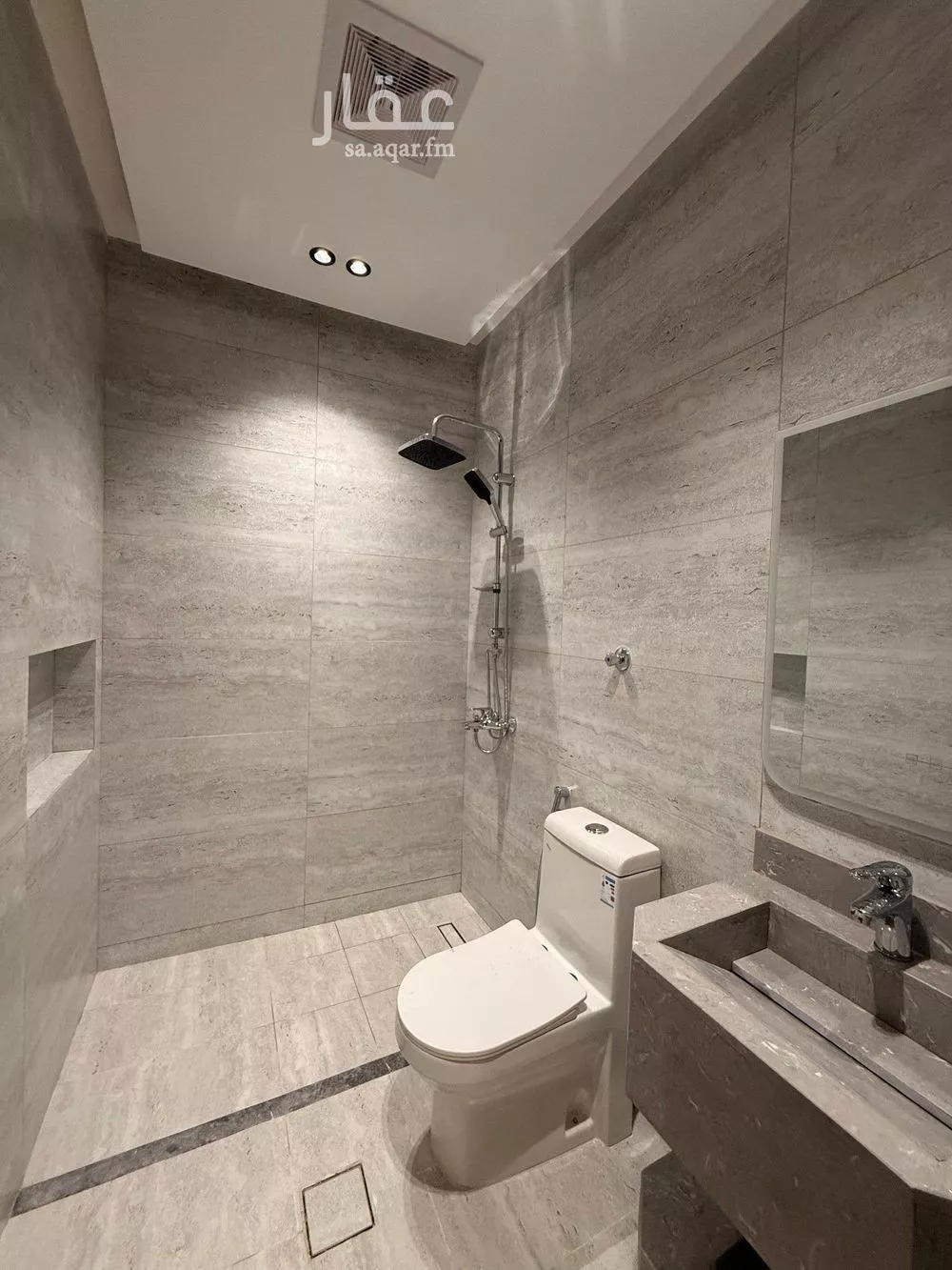 4 bedroom apartment in Al Rawdah 13