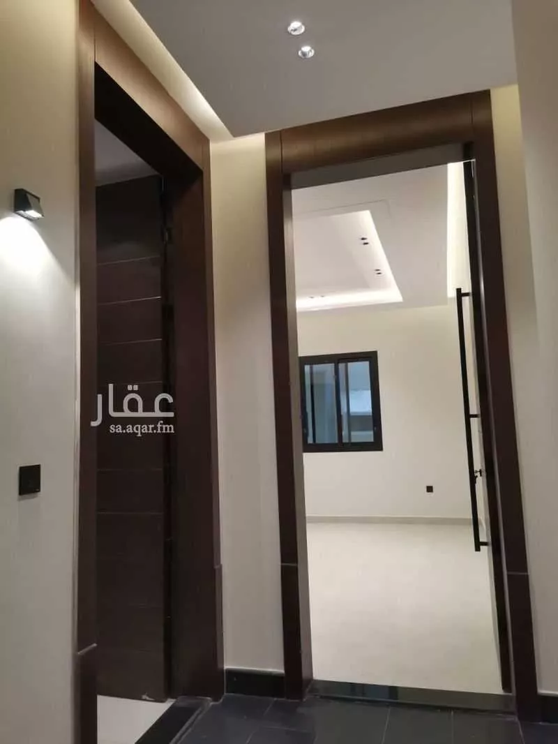 شقة 6 غرف في الريان 8
