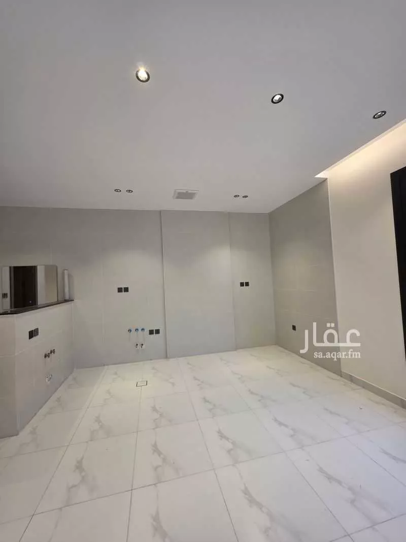 3 bedroom apartment in Al Rawdah 4