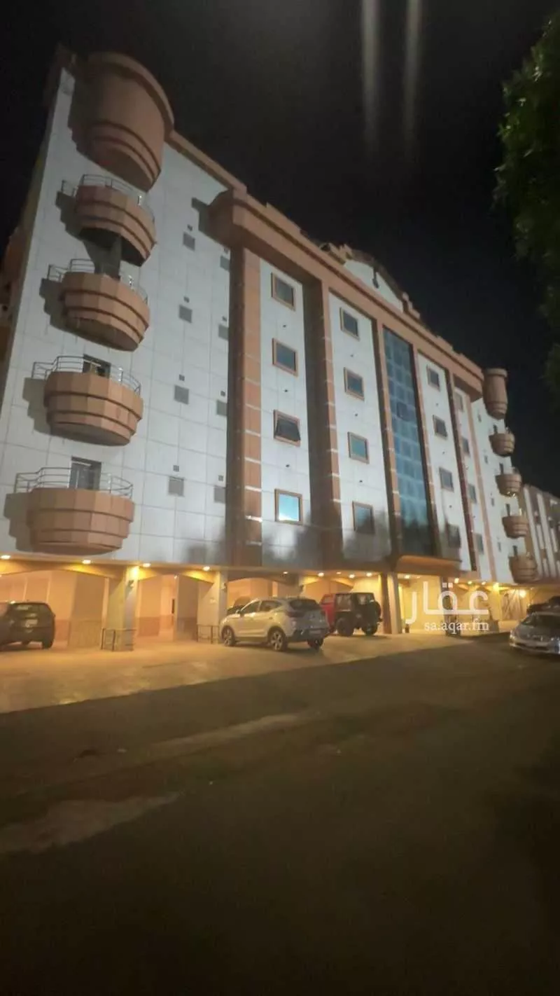 4 bedroom apartment in Al Rehab 6
