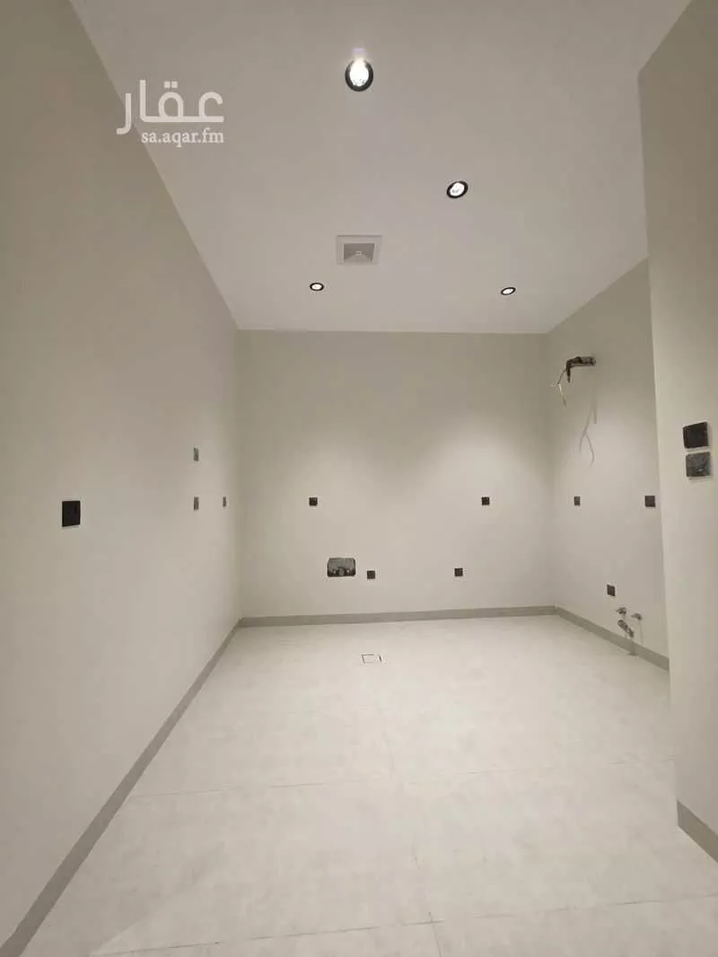 4 bedroom apartment in Al Rabwa 8