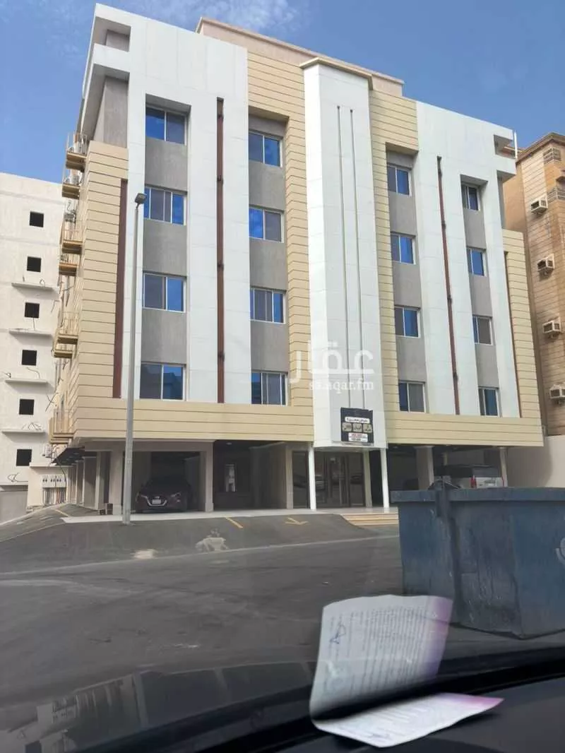 3 bedroom apartment in Um Hableen 9