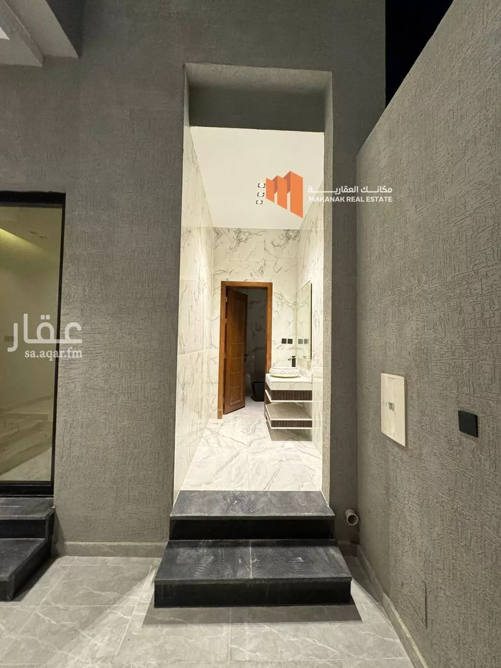 5 bedroom villa in Qasr Al Khaleej 12