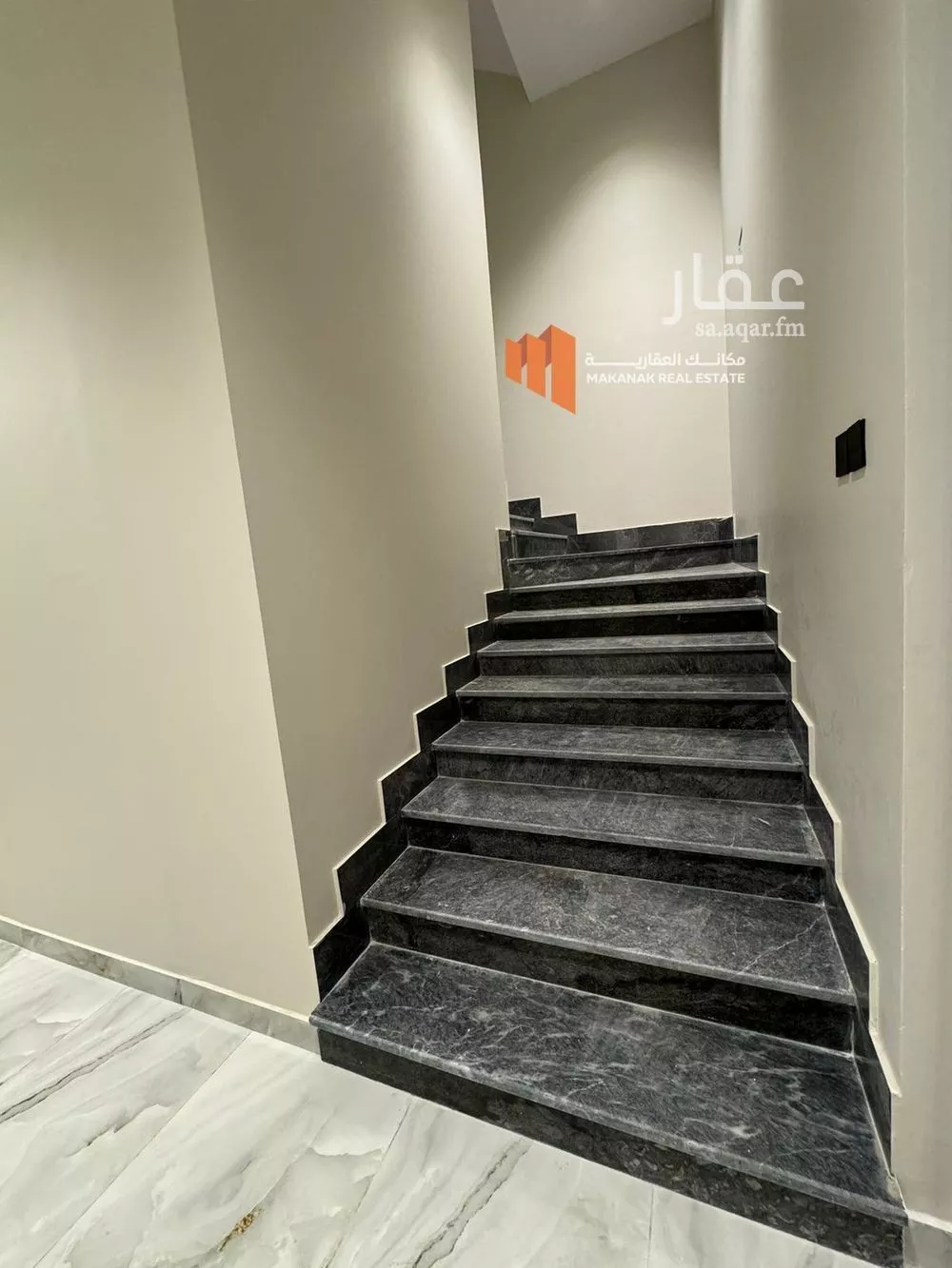 5 bedroom villa in Qasr Al Khaleej 18
