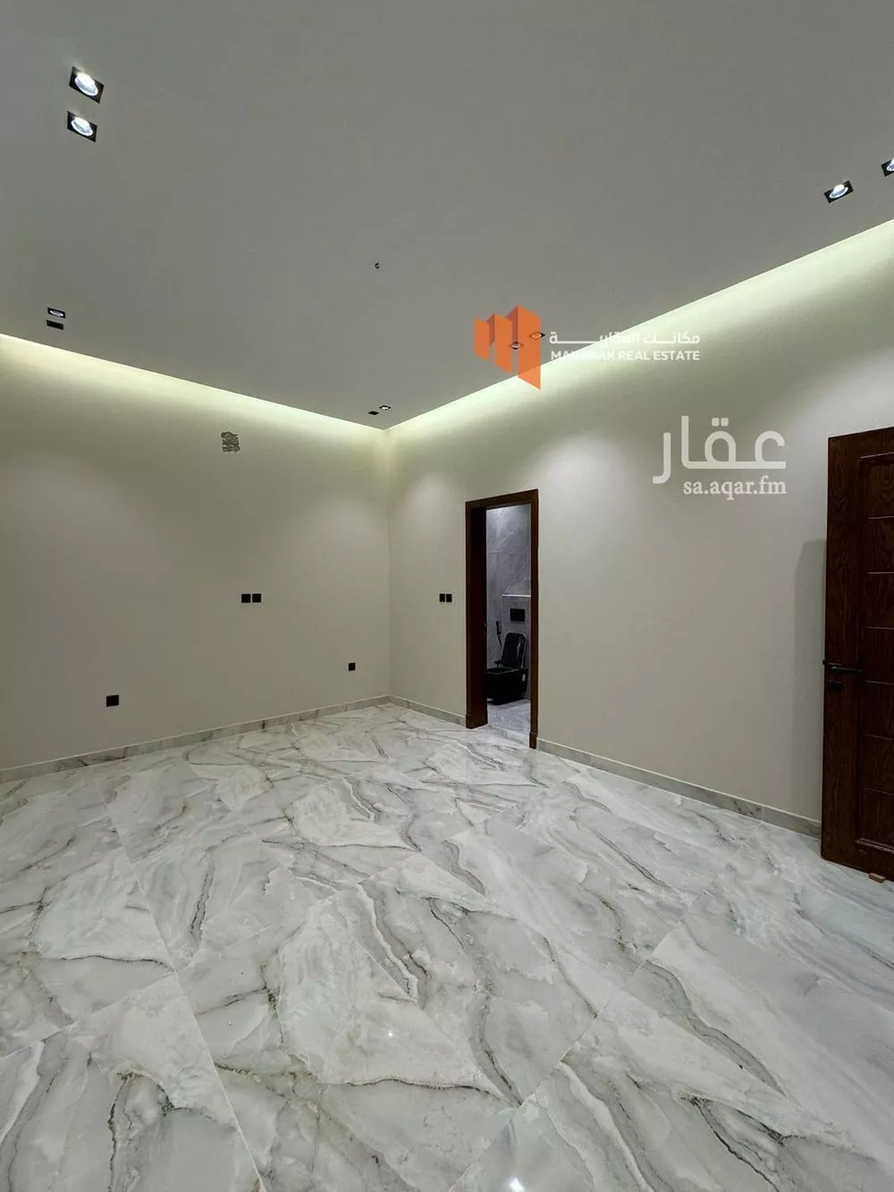 5 bedroom villa in Qasr Al Khaleej 23