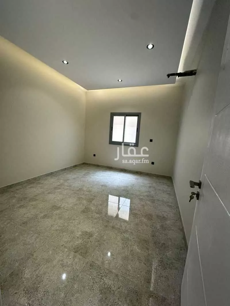 5 bedroom apartment in Al Rabwa 4