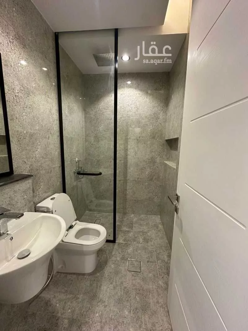 5 bedroom apartment in Al Rabwa 7
