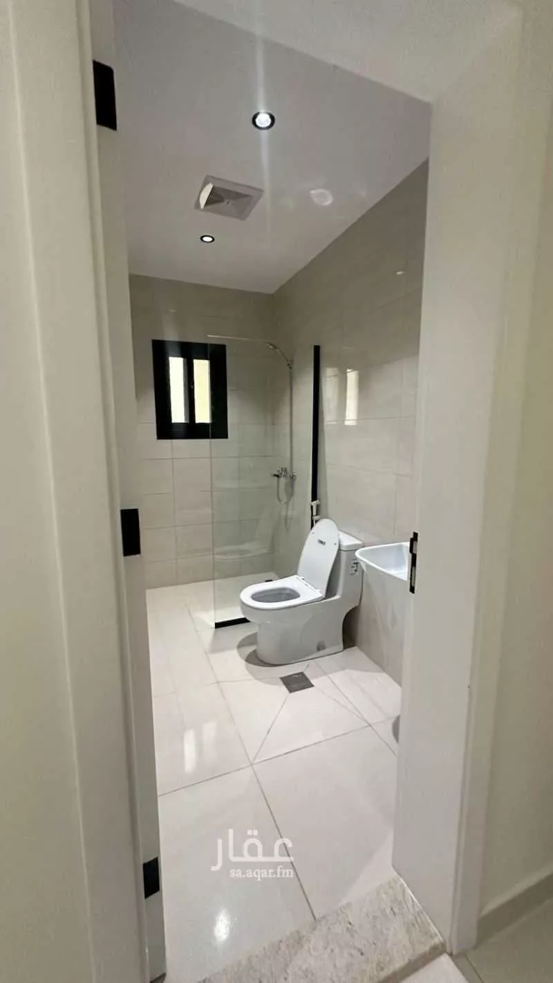 4 bedroom apartment in Al Aziziyah 8