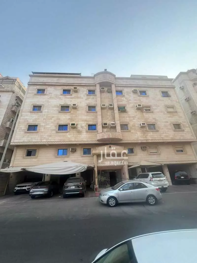 6 bedroom apartment in Al Marwa 4