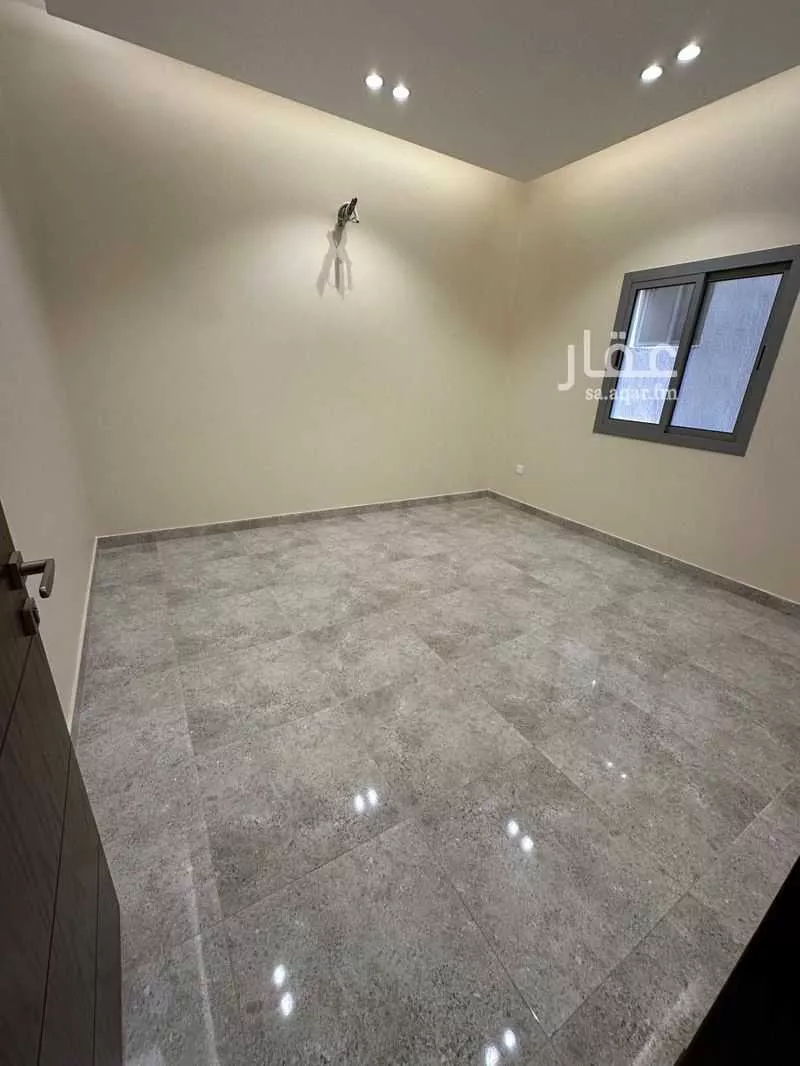 5 bedroom apartment in Al Marwa 15