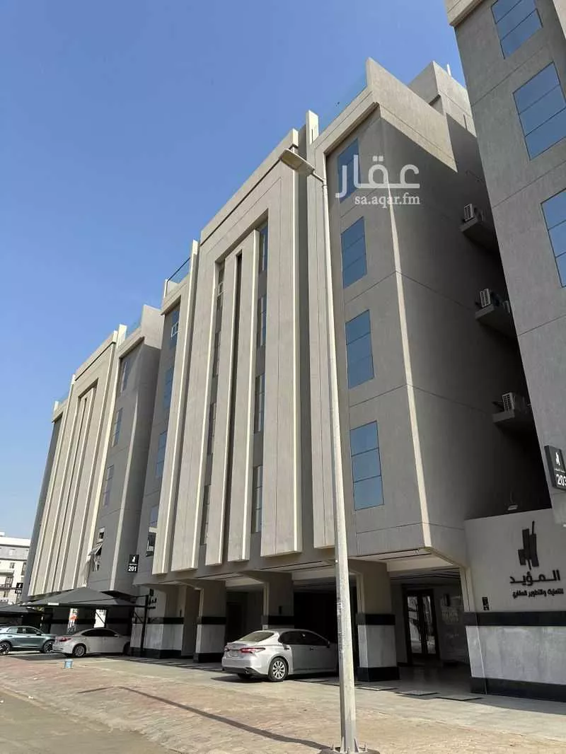 5 bedroom apartment in Al Marwa 6