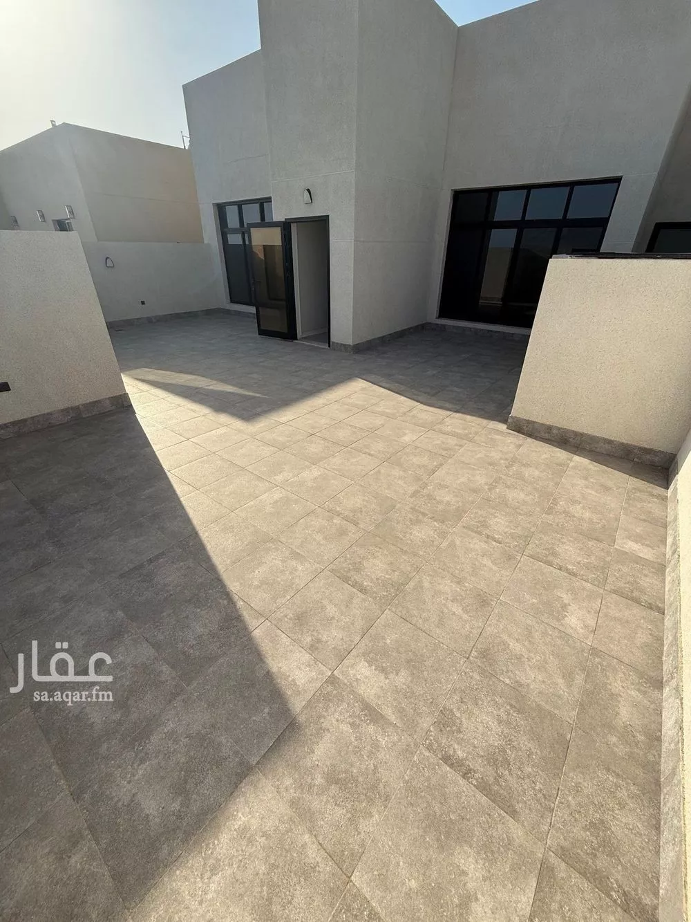 شقة 6 غرف في طيبة 7