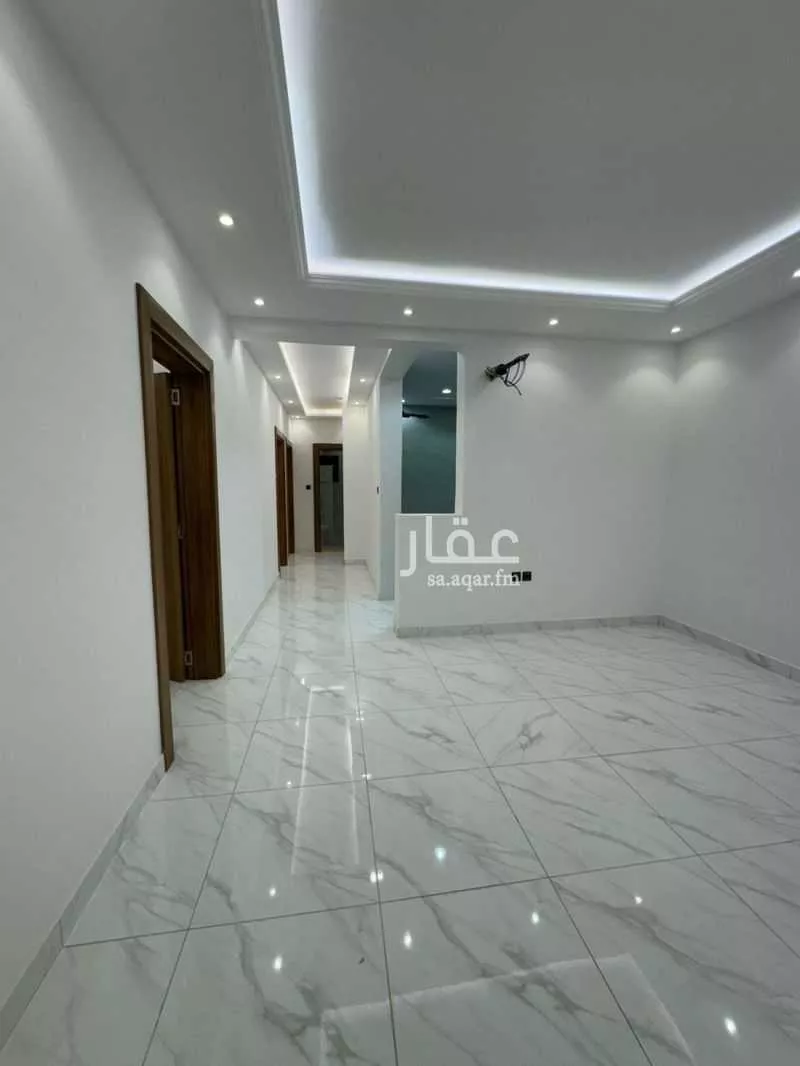 5 bedroom apartment in Al Marwa 10