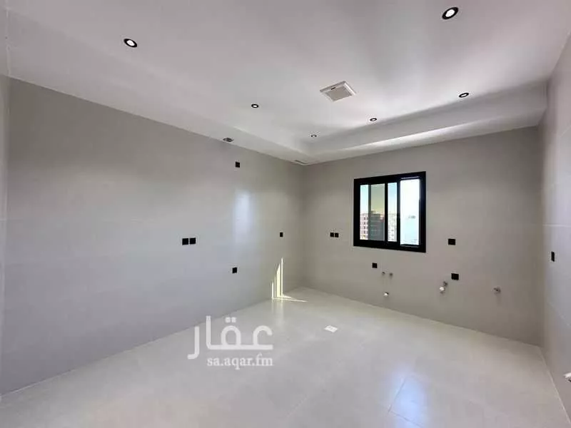 شقة 4 غرف في النزهة 8