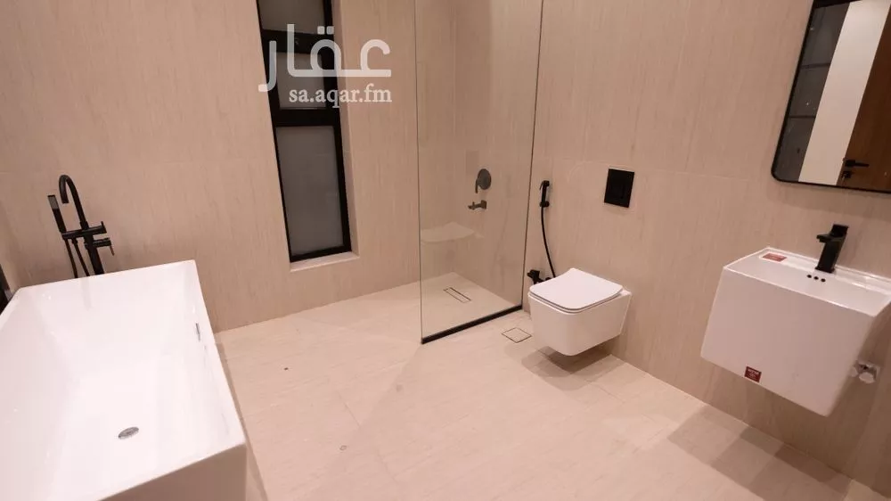 6 bedroom villa in Ash Shulah 9