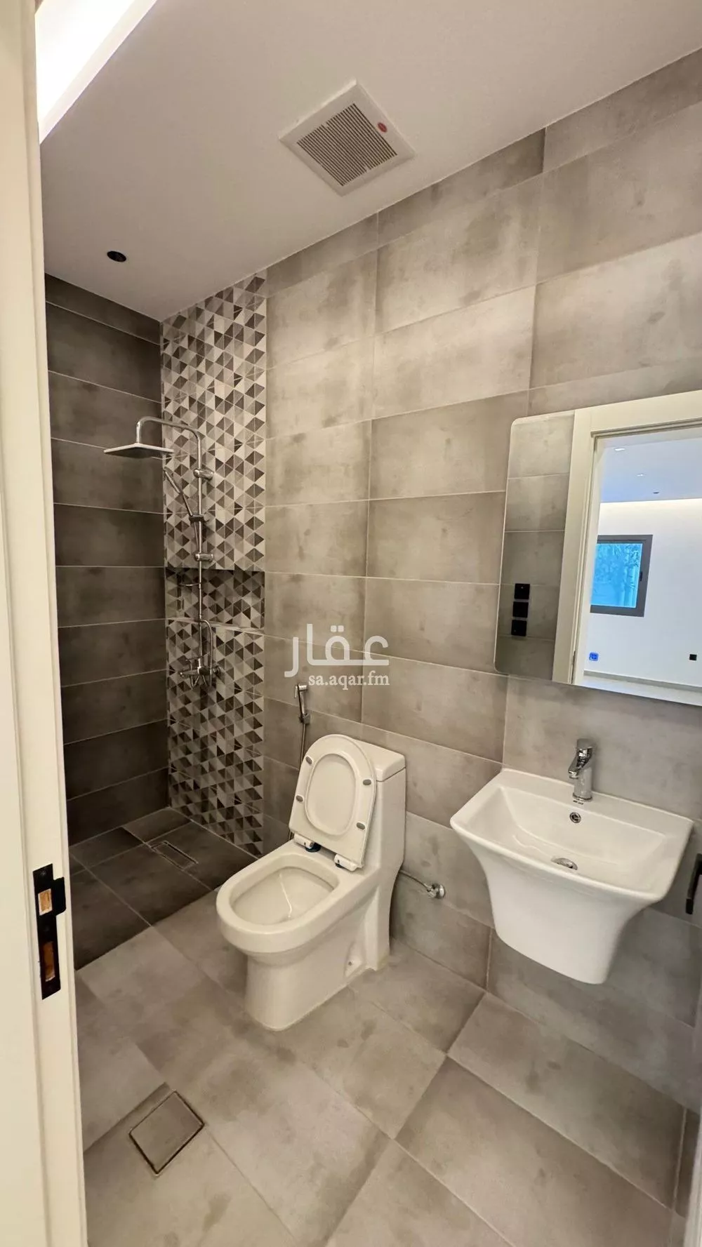 6 bedroom apartment in Al Marwa 13