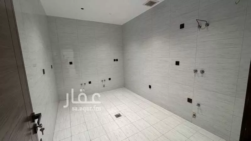 شقة 4 غرف في الرحاب 10