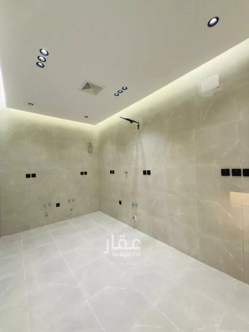 4 bedroom apartment in Al Rawdah 6