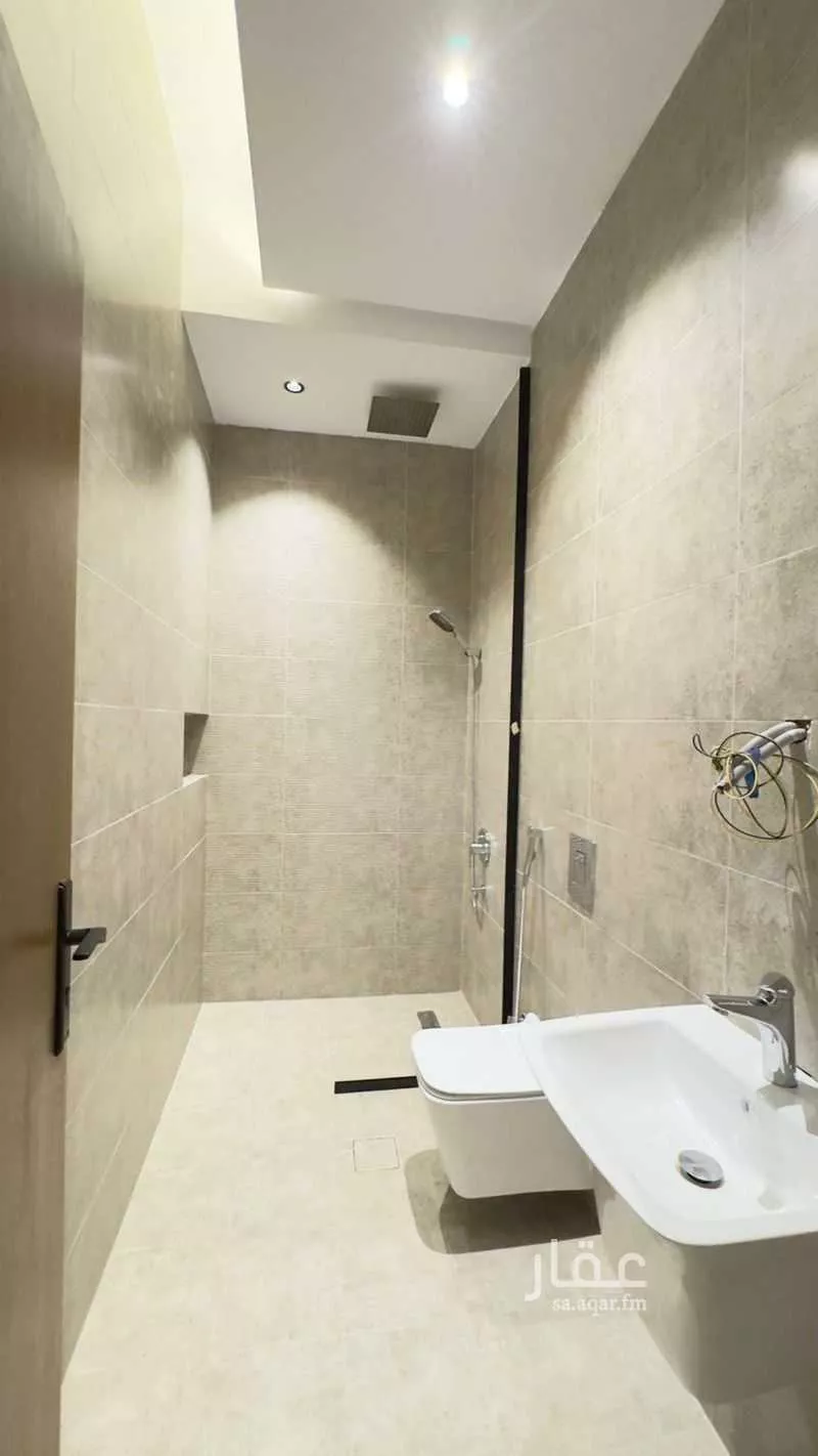 3 bedroom apartment in Al Salamah 6