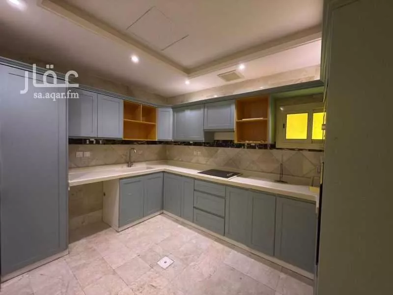 6 bedroom apartment in Al Zahra 4