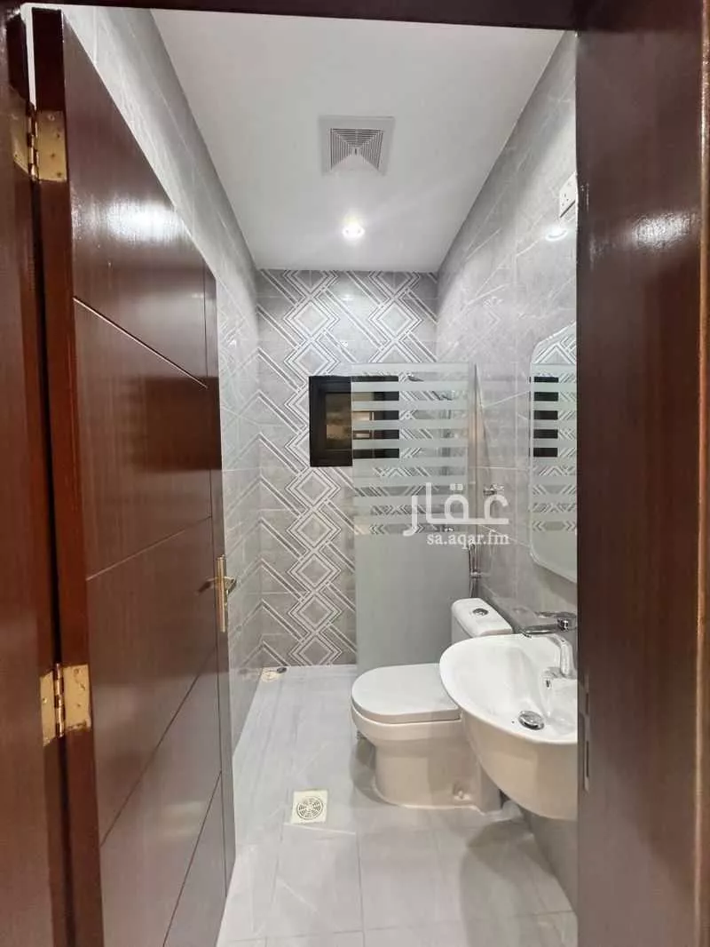5 bedroom apartment in Muraykh, Jeddah 8