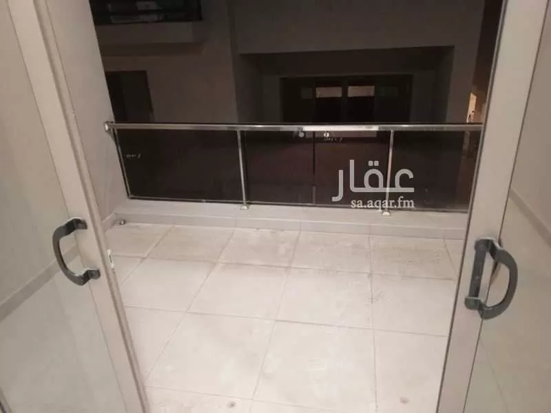 شقة 4 غرف في طيبة 11
