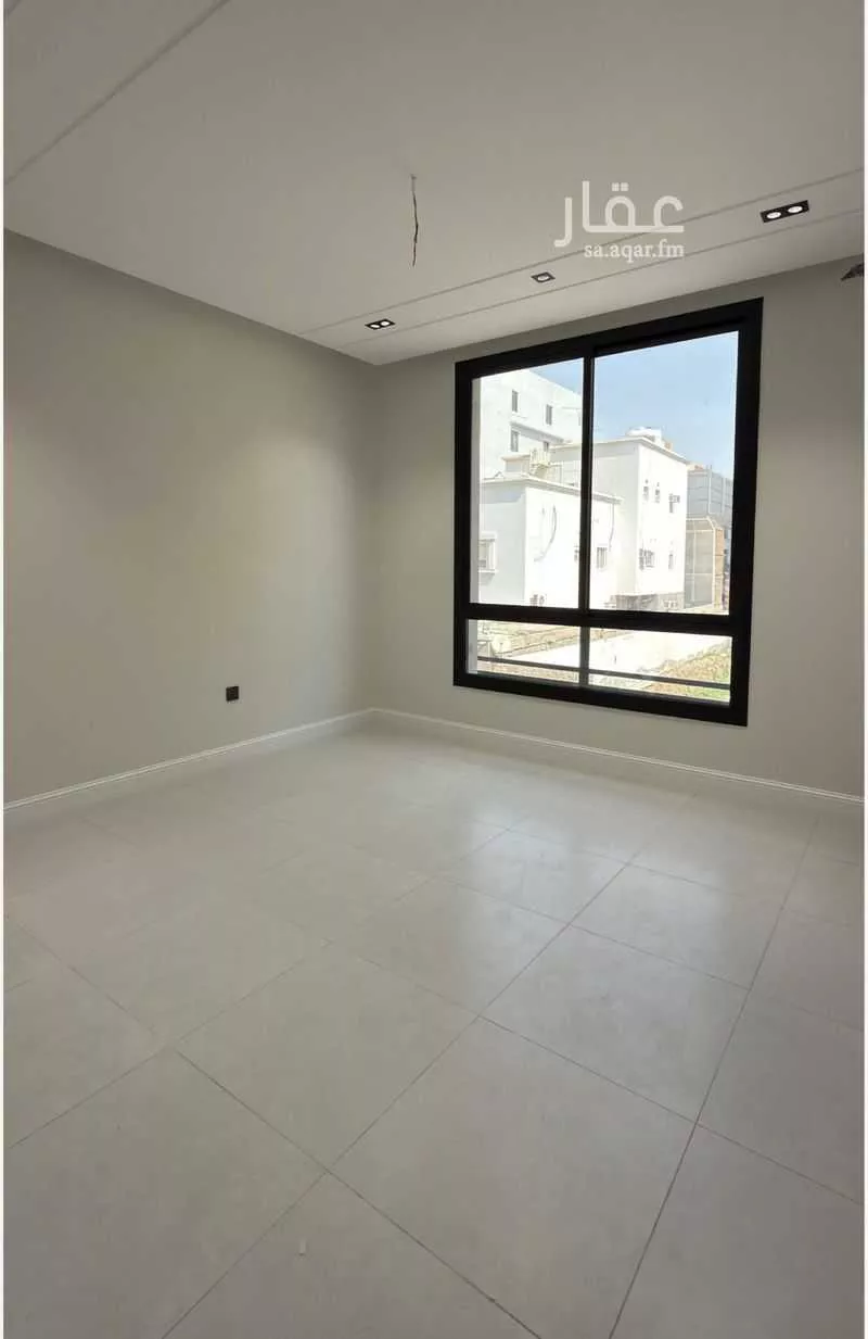 4 bedroom apartment in Al Salamah 7