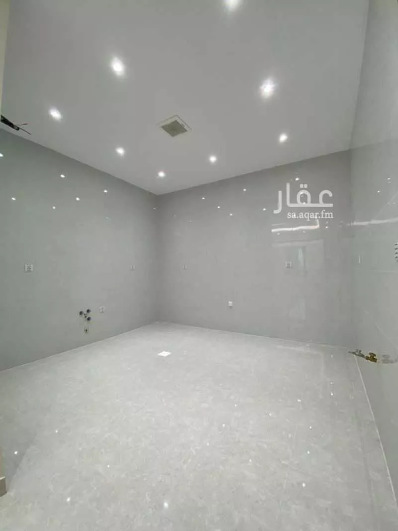 5 bedroom apartment in Al Aziziyah 8