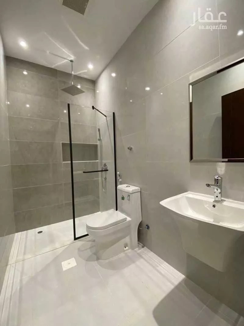 5 bedroom apartment in Al Aziziyah 9
