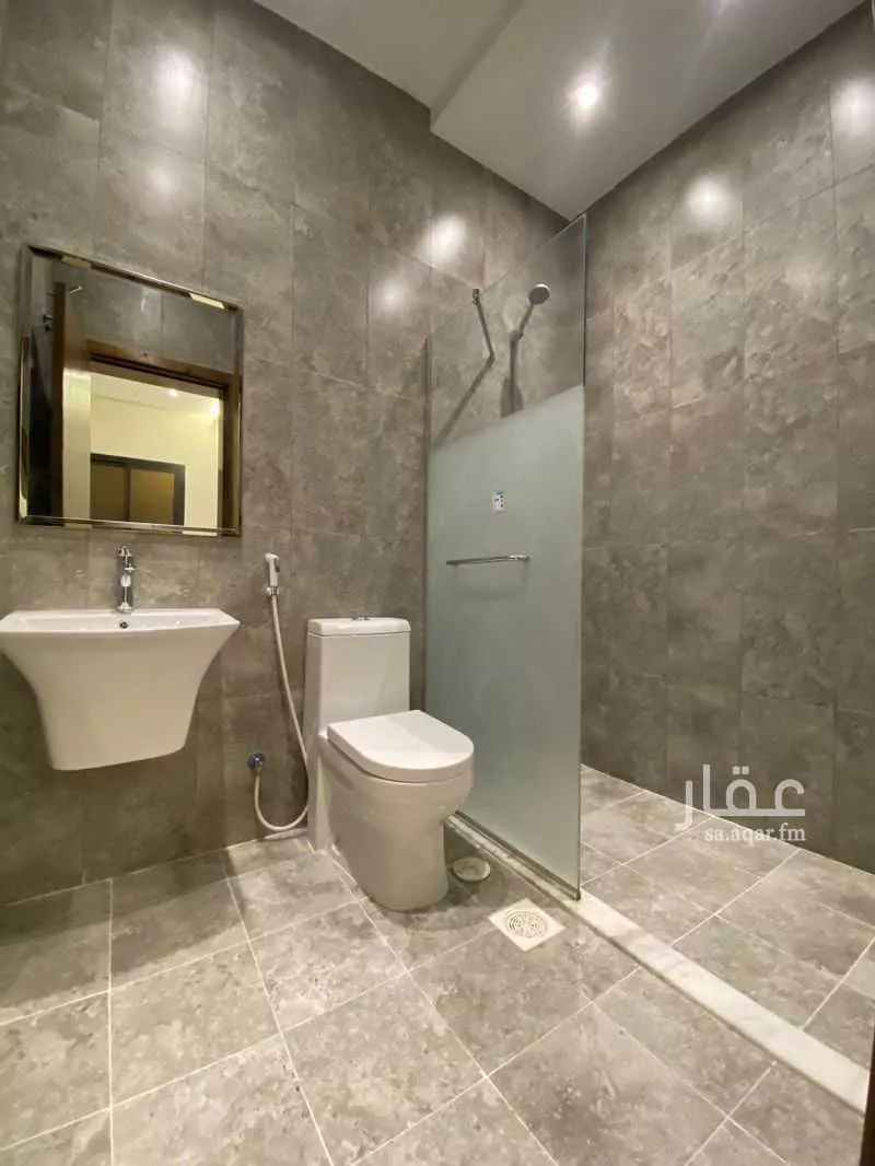 7 bedroom apartment in Al Wurud 4