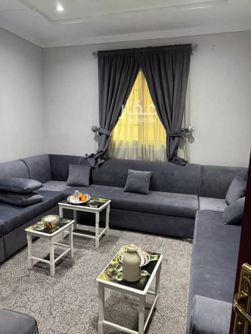 4 bedroom apartment in Muraykh 4