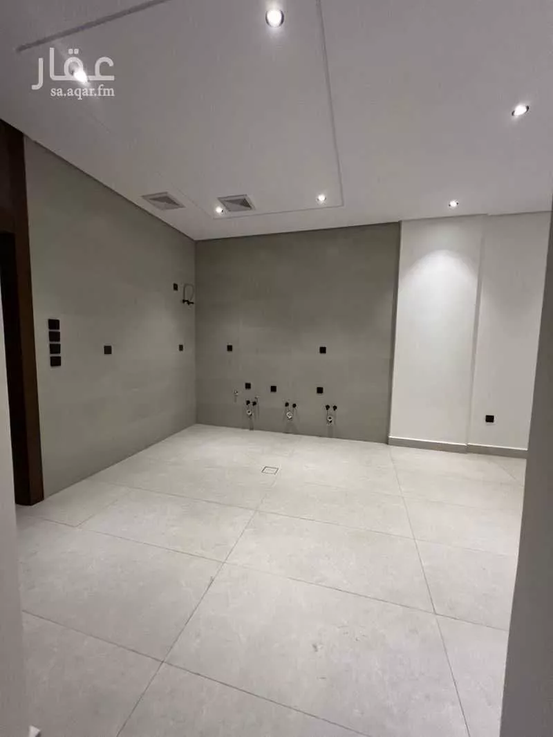 4 bedroom apartment in Al Rawdah 7