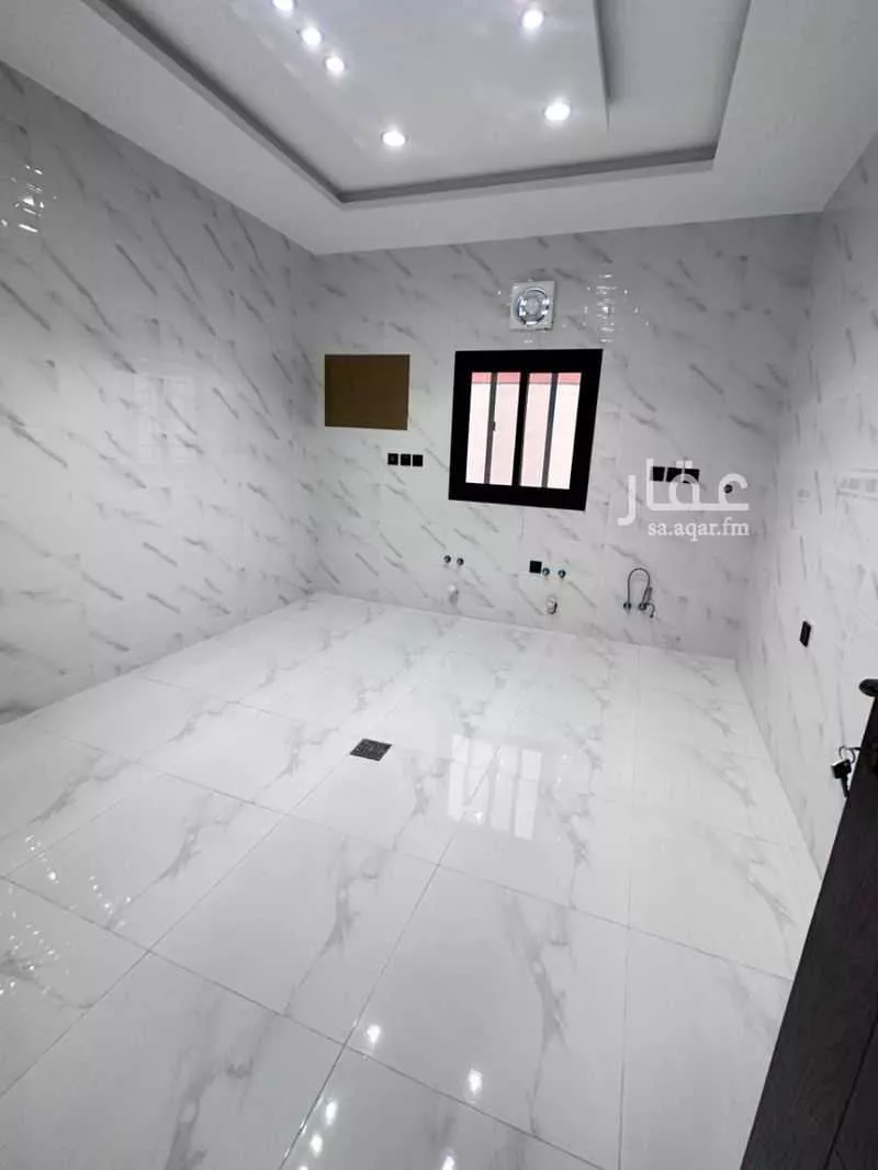6 bedroom apartment in Muraykh 11