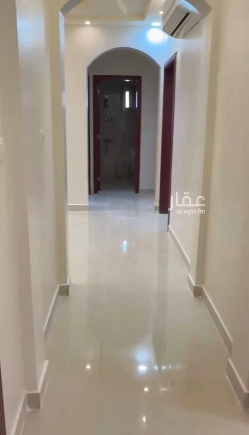 شقة 4 غرف في النزهة 6