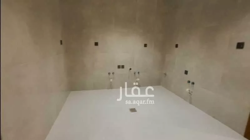 شقة 4 غرف في الروضة 3