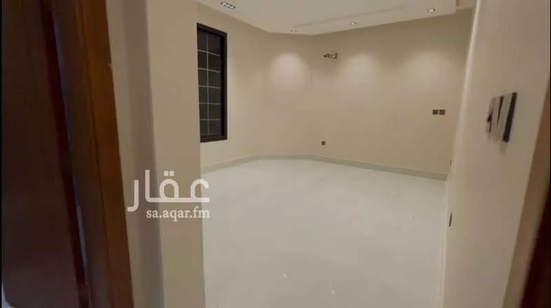 شقة 4 غرف في الروضة 8