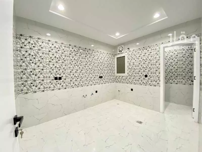 5 bedroom apartment in Mishrifah 11