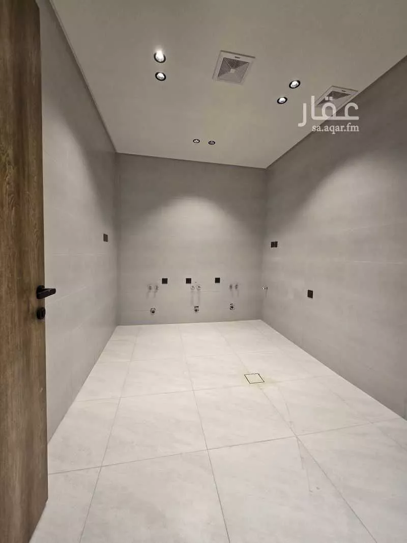 3 bedroom apartment in Al Rawdah 14