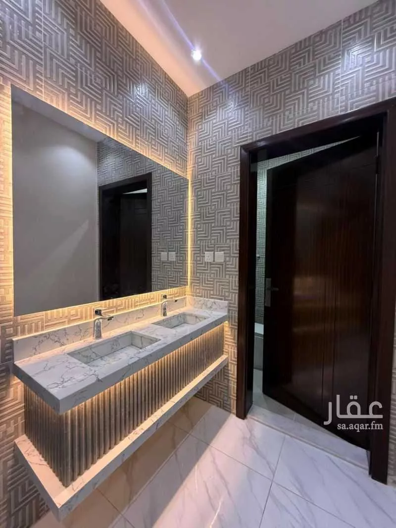 6 bedroom apartment in Muraykh 3